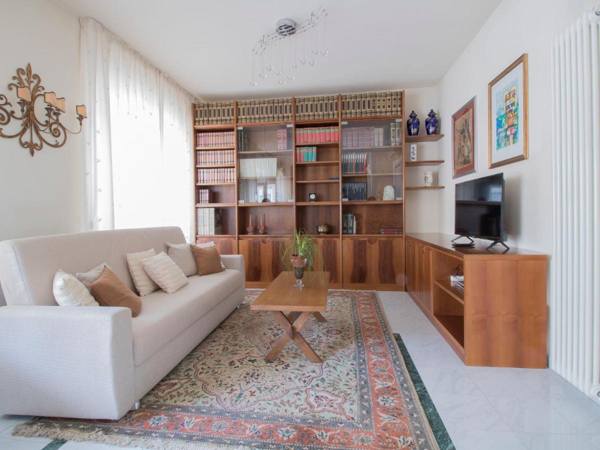 Apartment Lungomare By Interhome เวียเรจโจ ภายนอก รูปภาพ